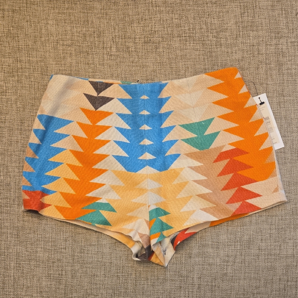 Moving Sale: NWT Alice + Olivia High Waisted Linen Shorts Size 2